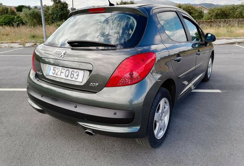 Peugeot 207 • 2008 • 99,999 km 2
