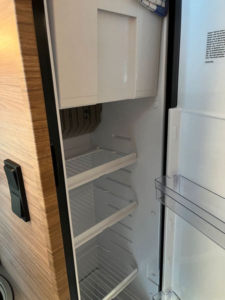 Mercedes-Benz Sprinter • 2022 • 14,000 km 10