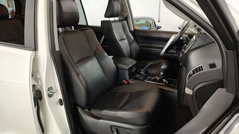 Toyota Land Cruiser • 2023 • 64,871 km 8