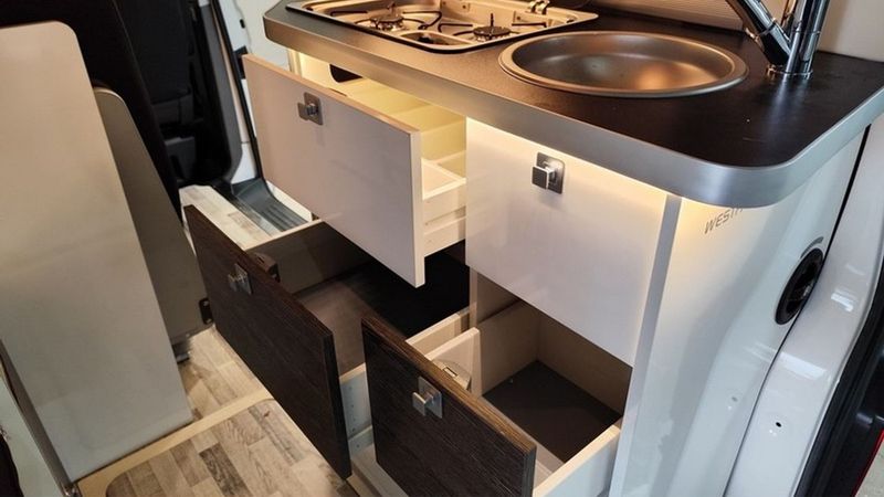 Volkswagen Multivan • 2023 • 28,109 km 2