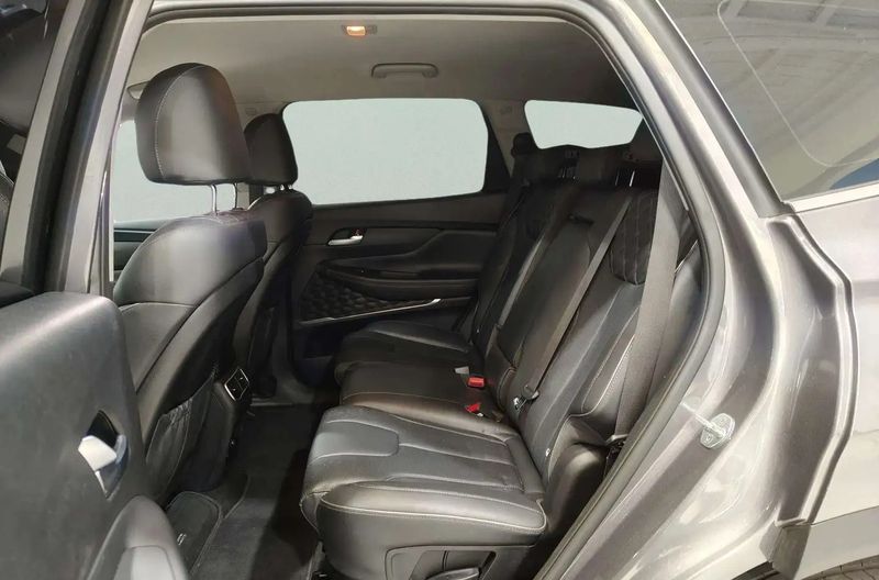 Hyundai Santa Fe Hybrid • 2022 • 36,019 km 9