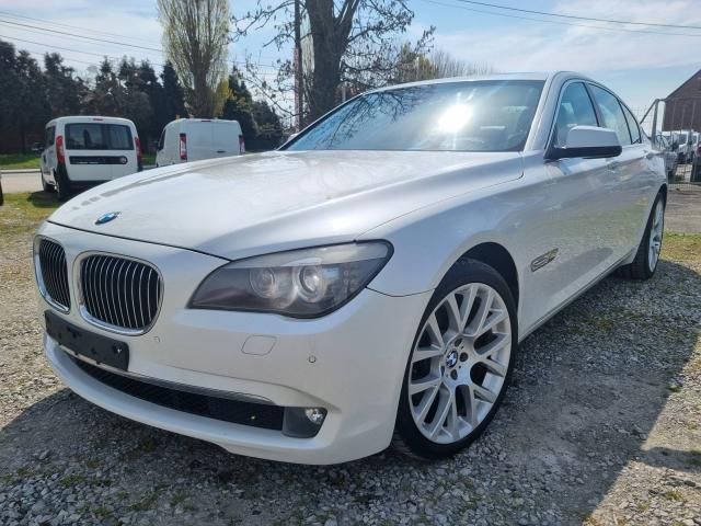 BMW 7 • 2012 • 188,000 km 1