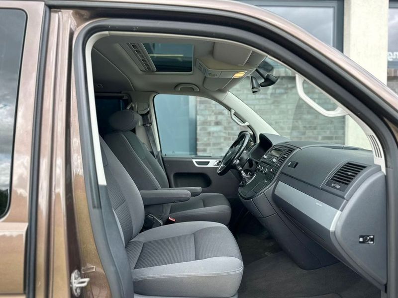 Volkswagen T5 • 2010 • 235,000 km 12