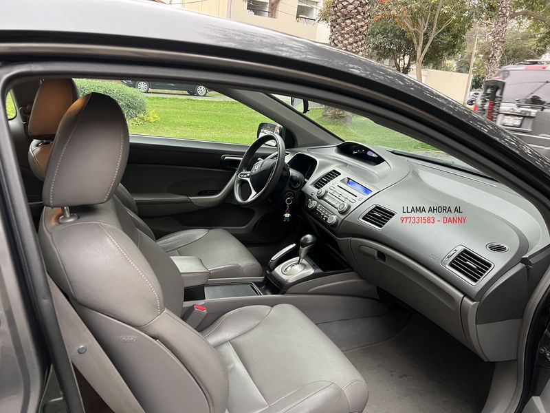 Honda Civic Coupé • 2011 • 83,000 km 6