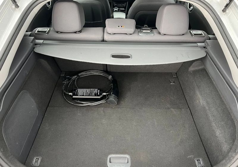 Hyundai Ioniq Electric • 2018 • 75,000 km 5