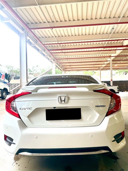 Honda Civic • 2020 • 90,000 km 3