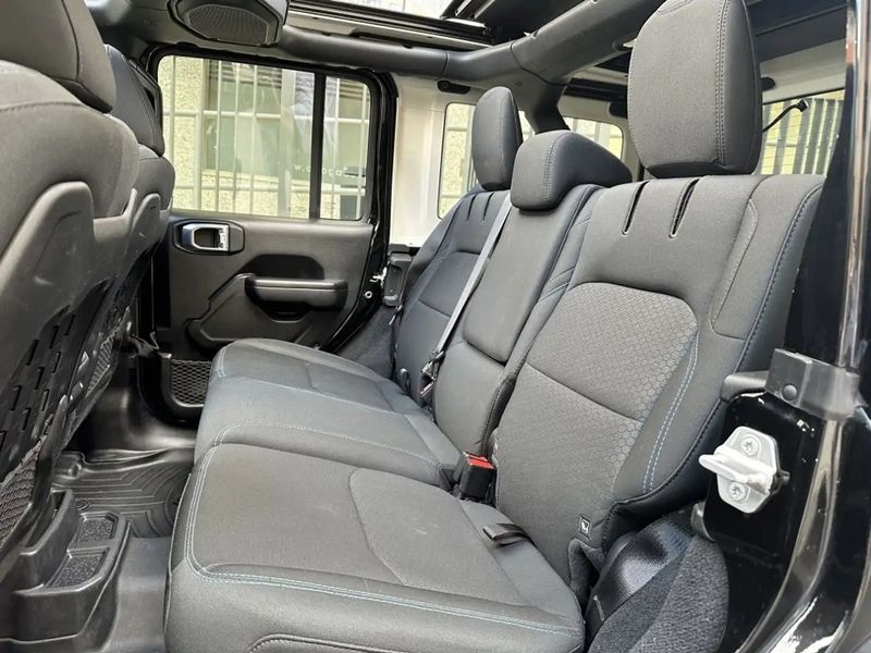 Jeep Wrangler • 2022 • 32,100 km 11