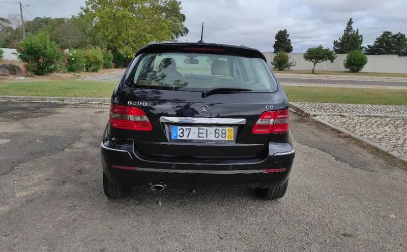 Mercedes-Benz Class B • 2007 • 260,000 km 2