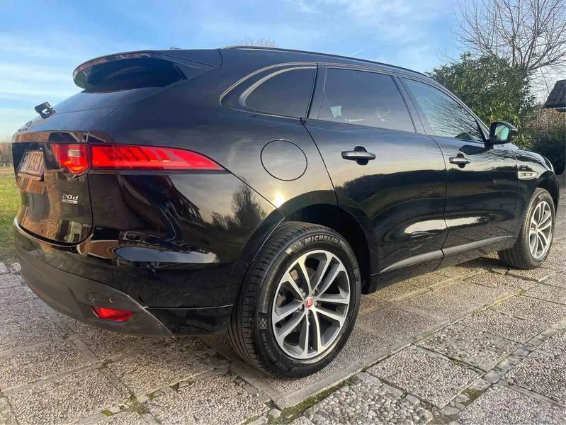 Jaguar F-Pace • 2016 • 106,000 km 2