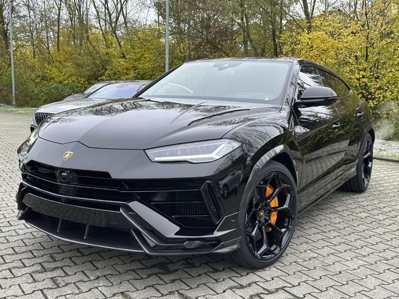 Lamborghini Urus • 2024 • 75 km 1