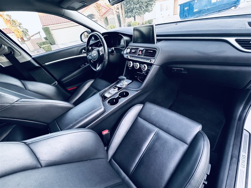 Genesis G70 • 2019 • 37,800 km 2