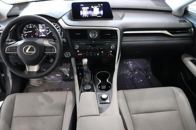 Lexus RX • 2017 • 29,000 km 12