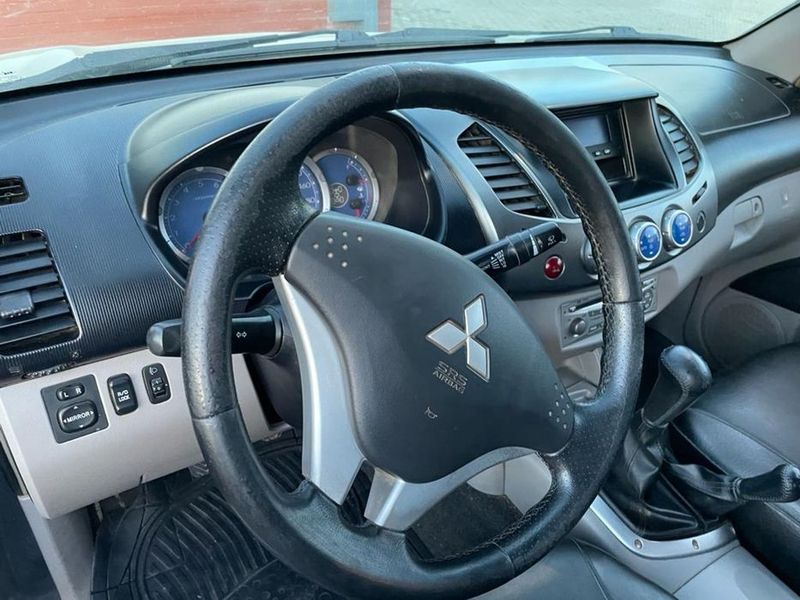 Mitsubishi L200 • 2007 • 260,000 km 4