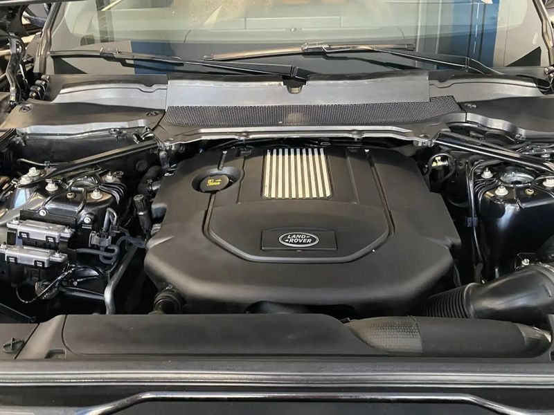 Land Rover Discovery • 2017 • 120,000 km 6