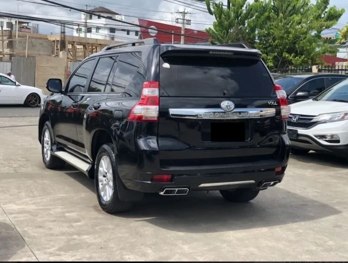 Toyota Land Cruiser • 2015 • 100,000 km 2