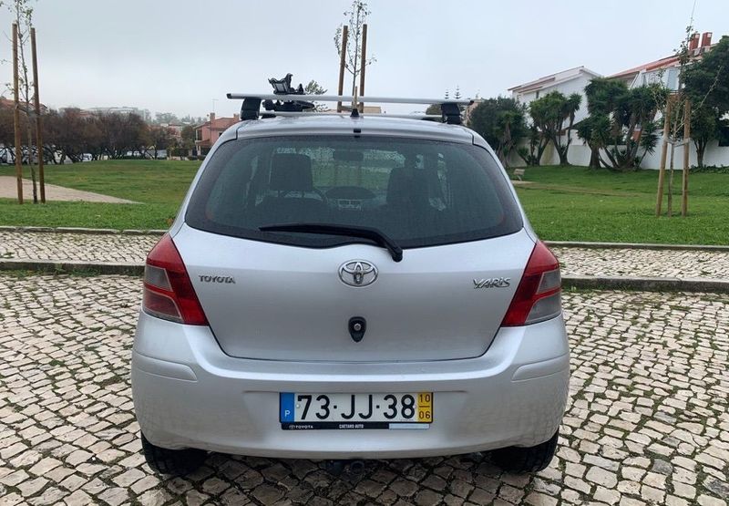 Toyota Yaris • 2010 • 196,000 km 4