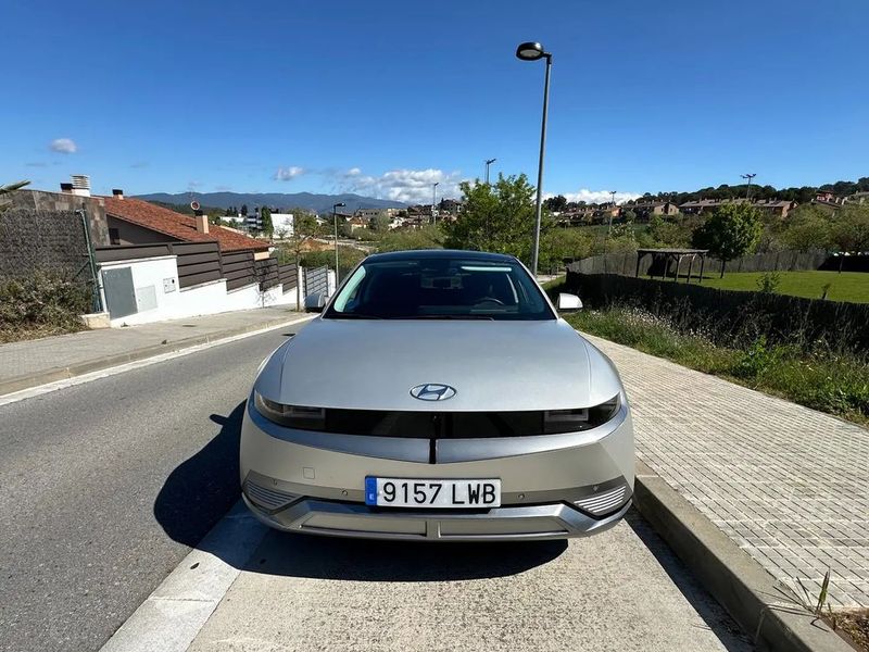 Hyundai Ioniq Electric • 2022 • 42,200 km 1