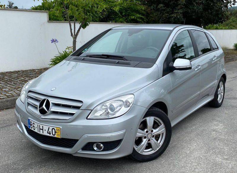 Mercedes-Benz Class B • 2009 • 182,000 km 2