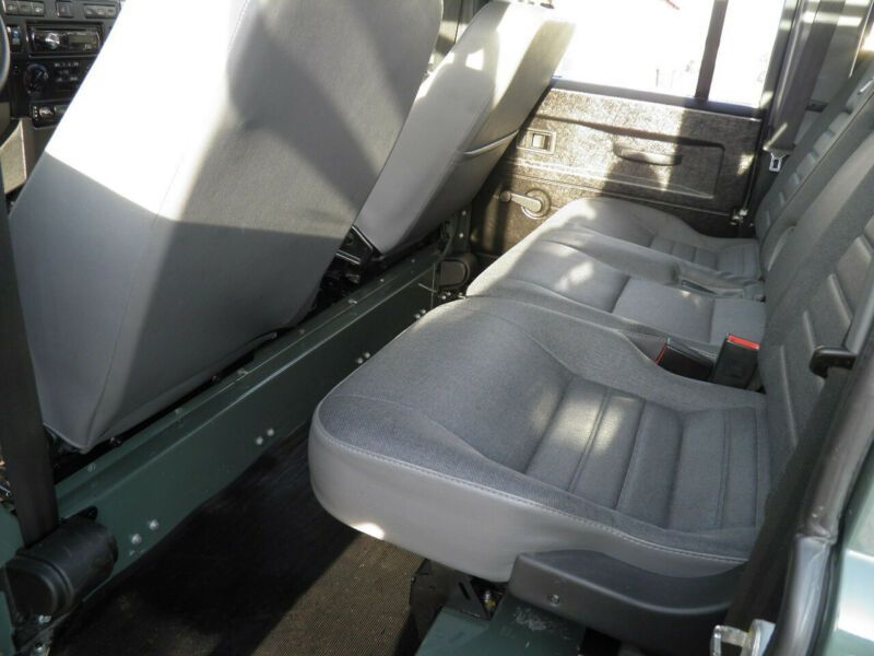 Land Rover Defender • 2010 • 93,000 km 8