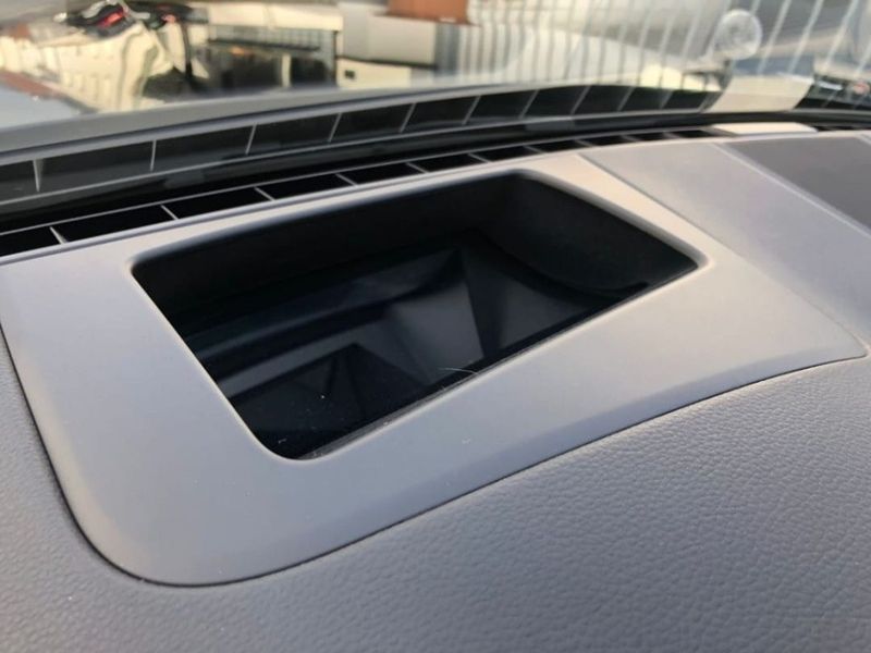 Porsche Cayenne • 2022 • 1,500 km 2