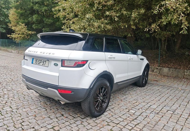 Land Rover Range Rover • 2017 • 16,000 km 2