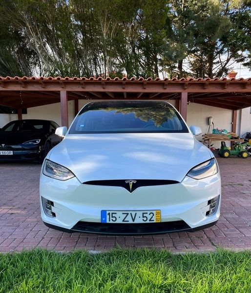 Tesla Model X • 2020 • 72,000 km 1