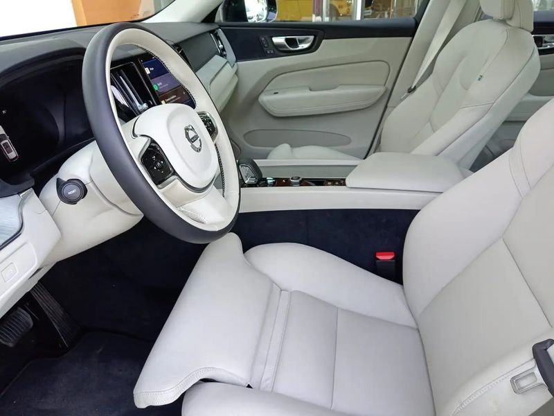 Volvo XC60 • 2023 • 5,500 km 7