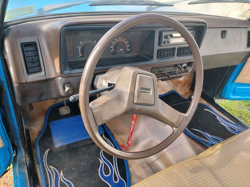 Isuzu Pickup • 1984 • 189,000 km 5