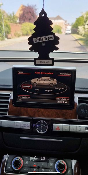 Audi A8 • 2011 • 170,590 km 7