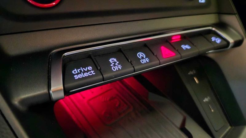 Audi Q3 • 2021 • 38,777 km 3