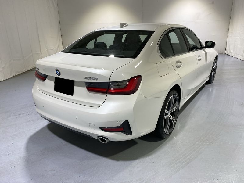 BMW 3 Series • 2021 • 1,227 km 3