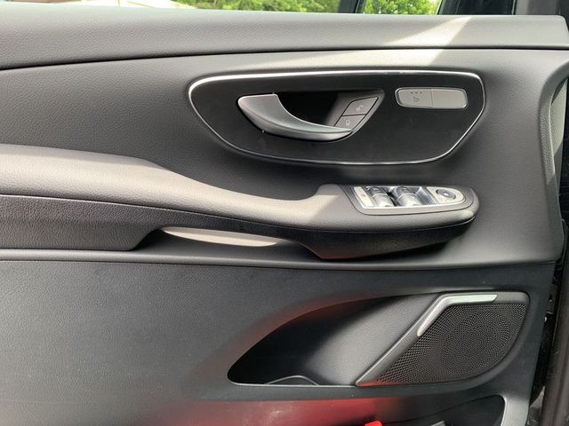 Mercedes-Benz E • 2021 • 22,600 km 4