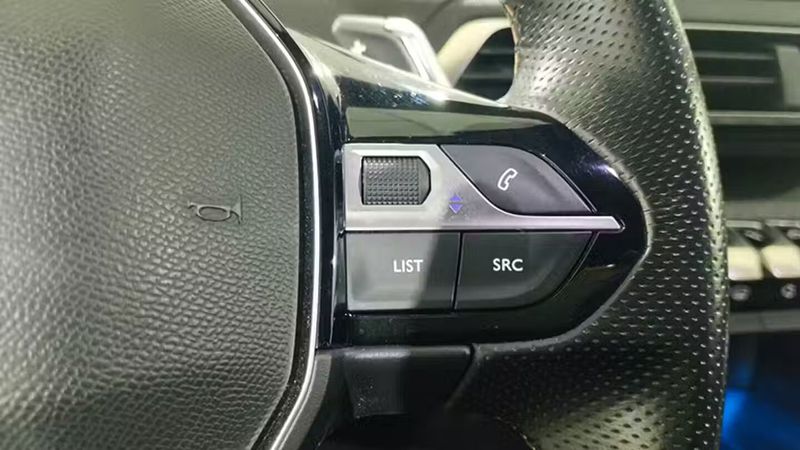 Peugeot 5008 • 2018 • 55,398 km 28