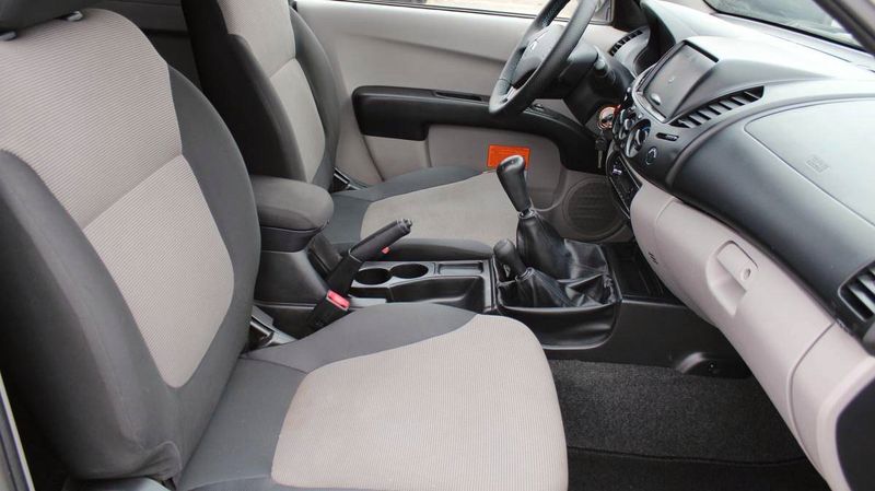 Mitsubishi L200 • 2013 • 140,000 km 4