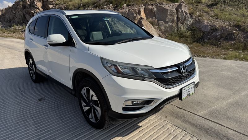 Honda CR-V • 2016 • 124,000 km 4