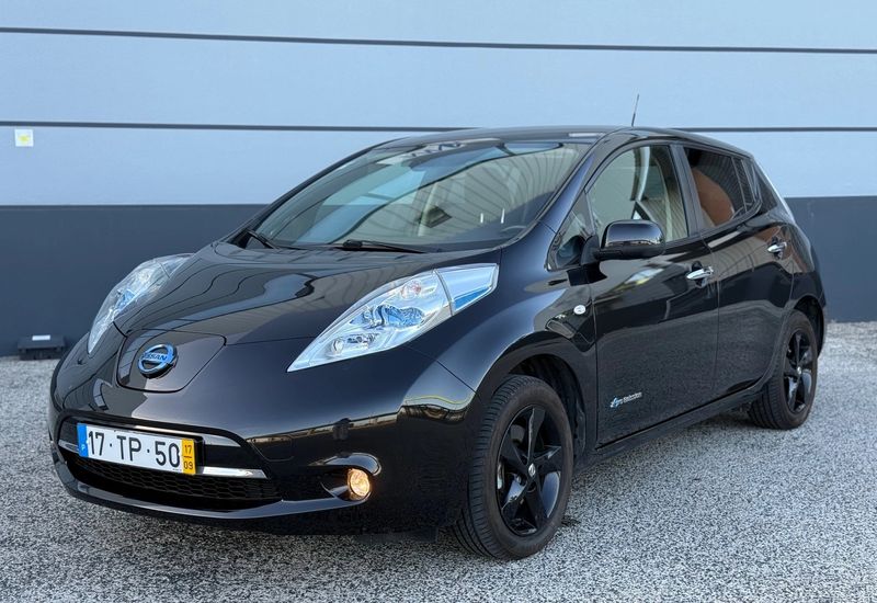 Nissan Leaf • 2017 • 60,000 km 1