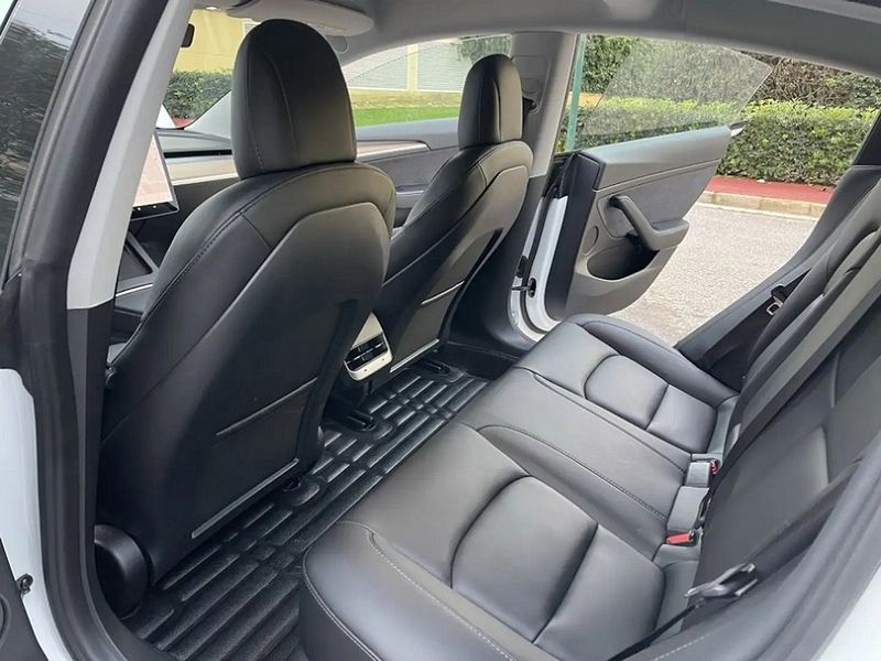 Tesla Model 3 • 2021 • 116,790 km 7