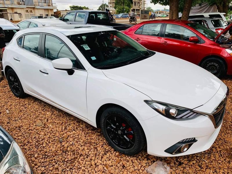 Mazda 3 • 2014 • 345 km 1