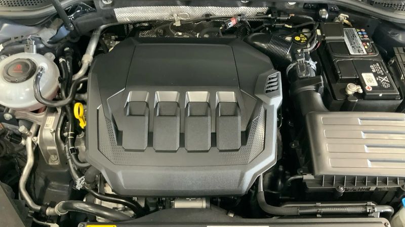 Volkswagen Passat • 2020 • 41,959 km 10