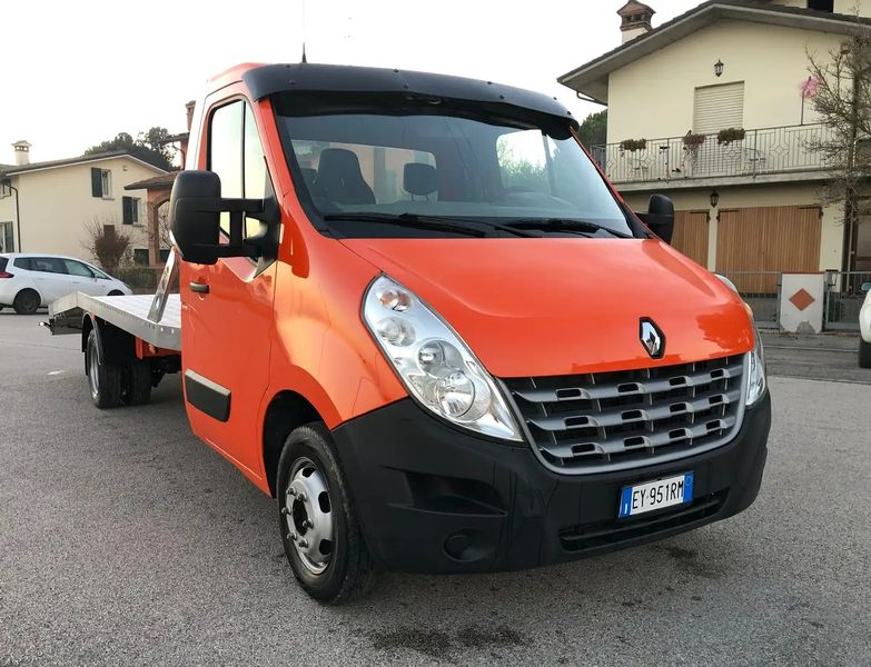 Renault Master • 2015 • 145,000 km 1