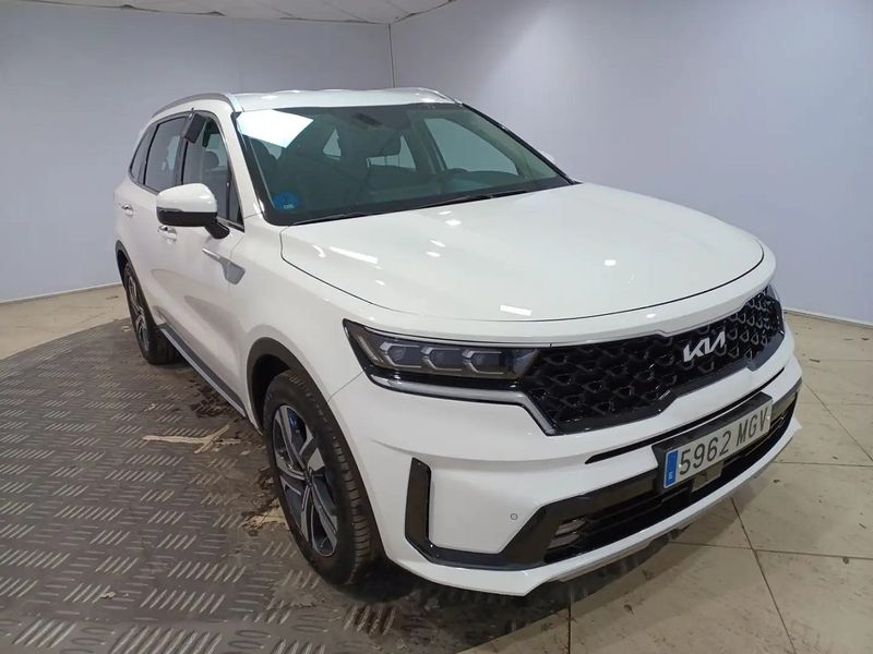 Kia Sorento Hybrid • 2023 • 11,800 km 1