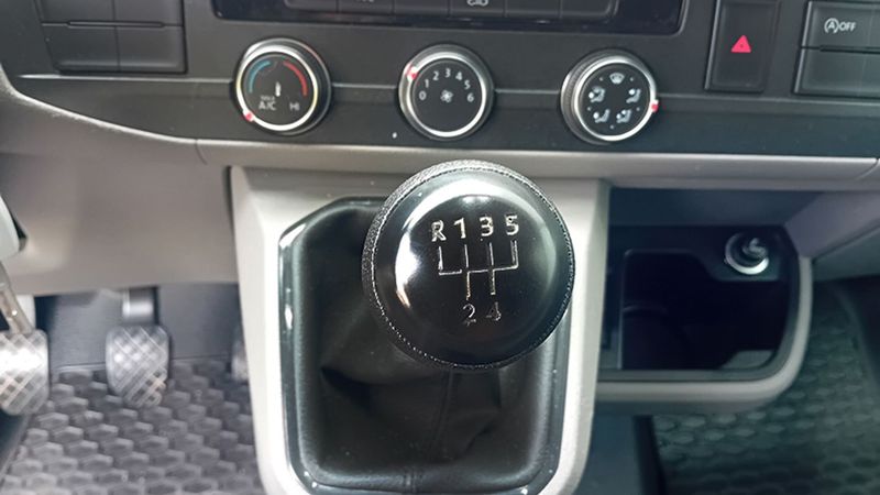 Volkswagen T5 Transporter Shuttle • 2024 • 25,000 km 6