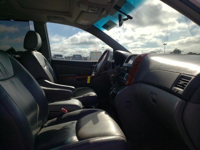 Toyota Sienna • 2006 • 2 km 3