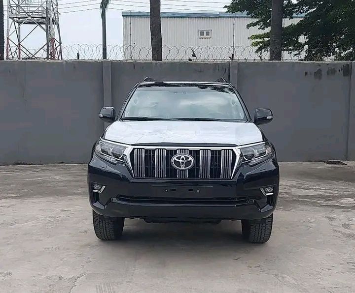 Toyota Land Cruiser • 2018 • 0 km 4