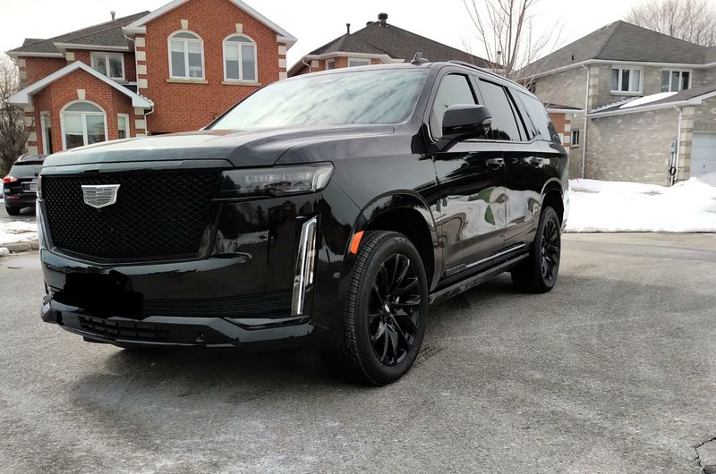 Cadillac Escalade • 2023 • 100 km 1