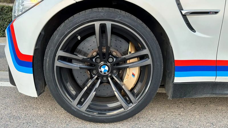BMW M4 • 2014 • 110,000 km 2