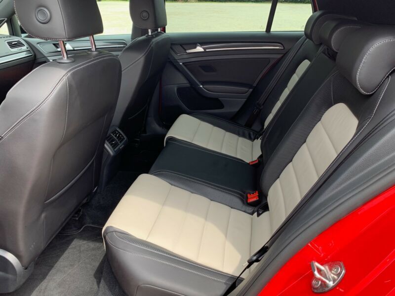 Volkswagen Golf • 2017 • 29,000 km 5