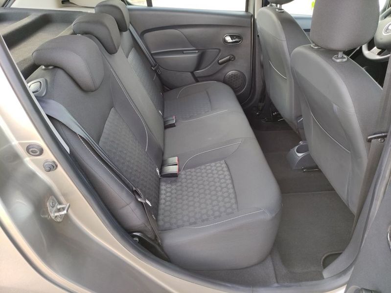 Dacia Sandero • 2015 • 80,000 km 7