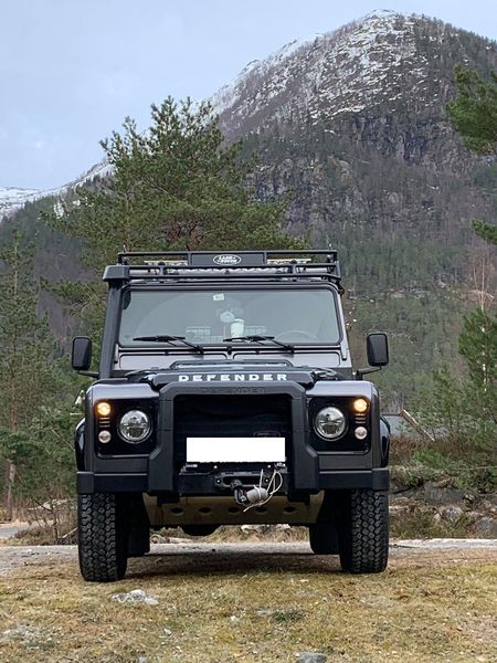 Land Rover Defender • 2016 • 17,000 km 11