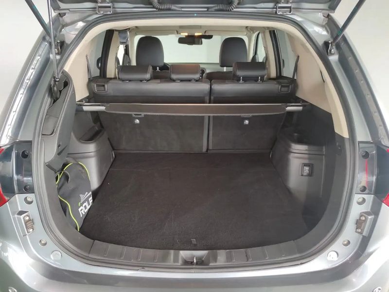 Mitsubishi Outlander • 2017 • 71,000 km 9